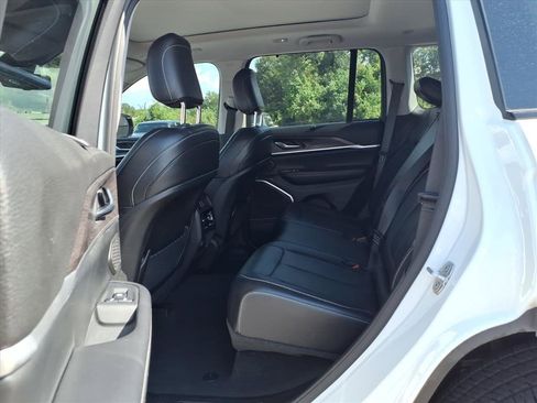 Used 2022 Jeep Grand Cherokee Limited 4xe w/ Luxury Tech Group II image 17