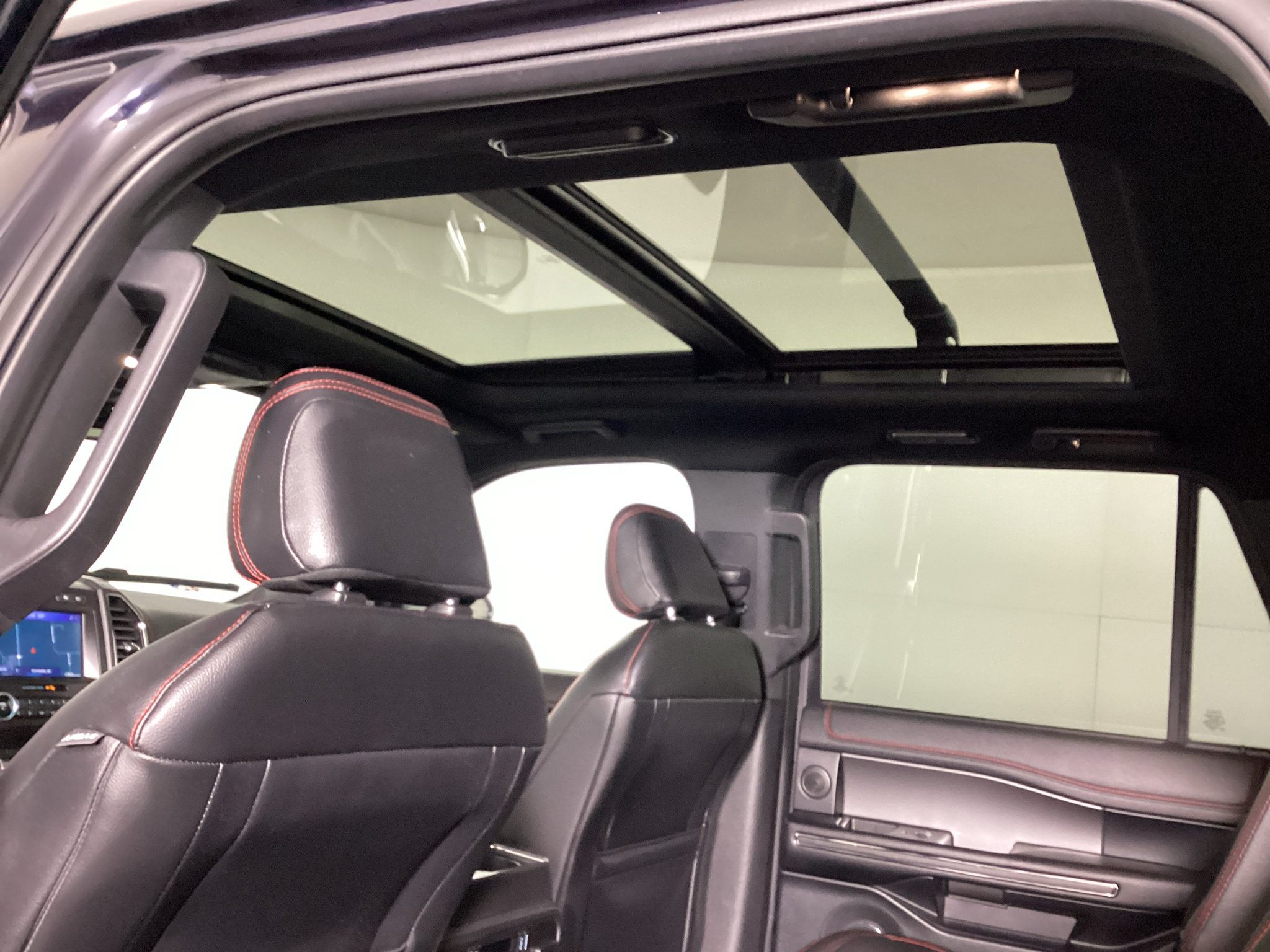 Used 2021 Ford Expedition Max Limited AWD/4WD image 32