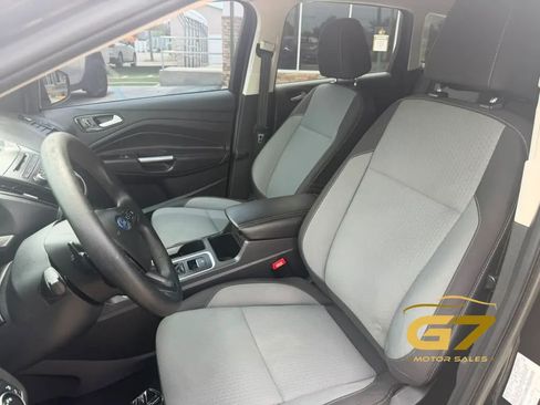 Used 2017 Ford Escape SE FWD image 16