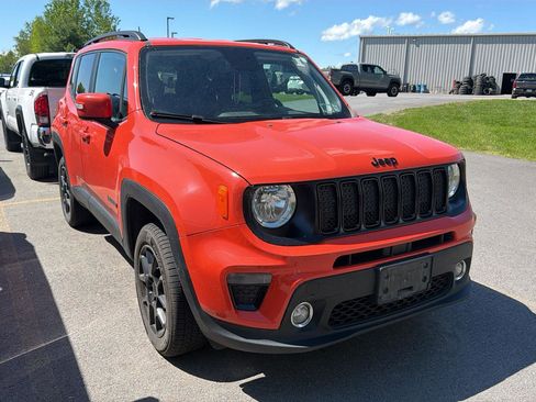 Used 2020 Jeep Renegade Altitude AWD/4WD image 3