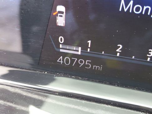 Certified 2024 Cadillac Escalade Sport image 12