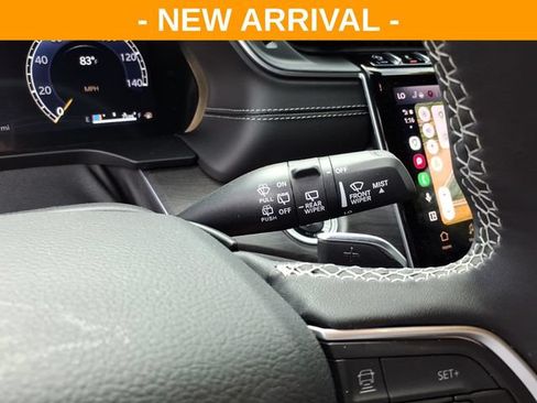 Used 2025 Jeep Grand Cherokee Limited w/ Black Appearance Package AWD/4WD image 27