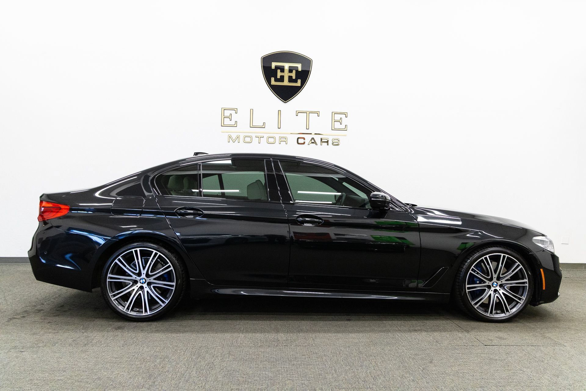 Used 2019 BMW 540i w/ M Sport Package RWD image 10