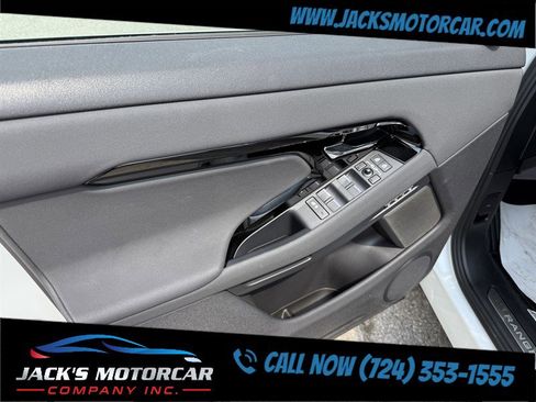 Used 2024 Land Rover Range Rover Evoque Dynamic SE image 26