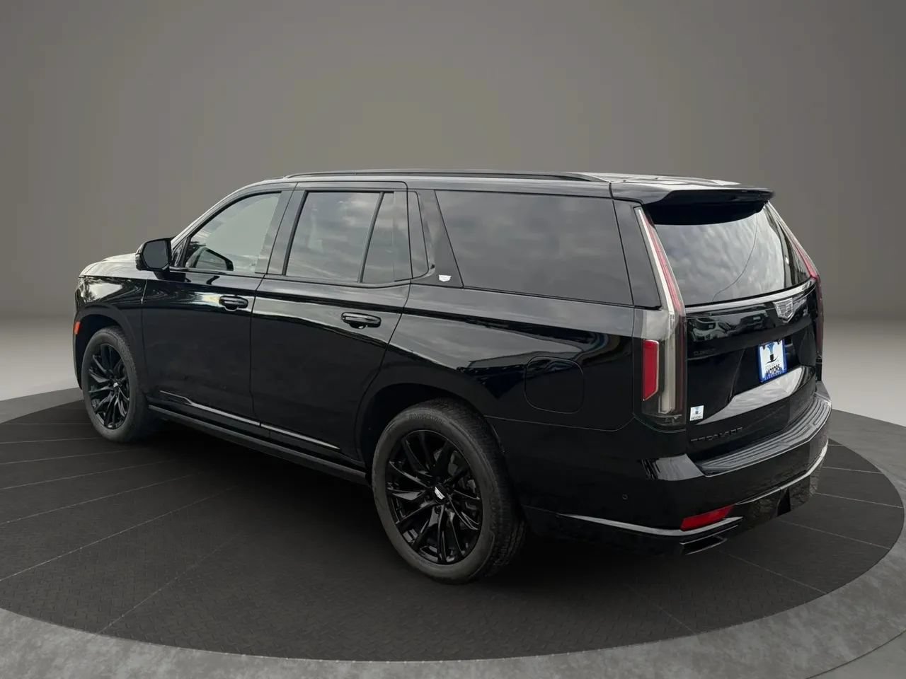 Used 2023 Cadillac Escalade Sport Platinum w/ LPO, ONYX Package AWD/4WD image 3