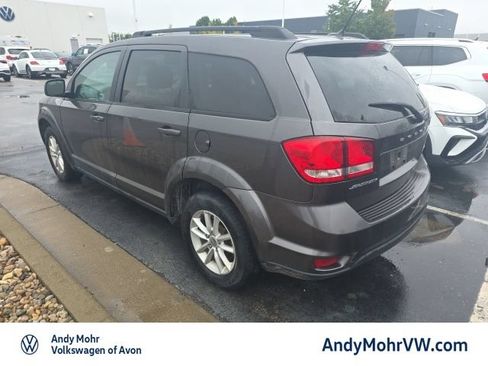 Used 2016 Dodge Journey SXT w/ Comfort/Convenience Group FWD image 4