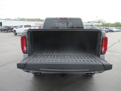 Used 2024 GMC Sierra 1500 AT4 w/ Technology Package image 10