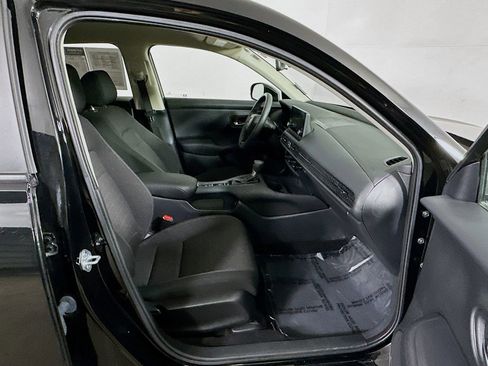 Used 2025 Honda HR-V LX image 12