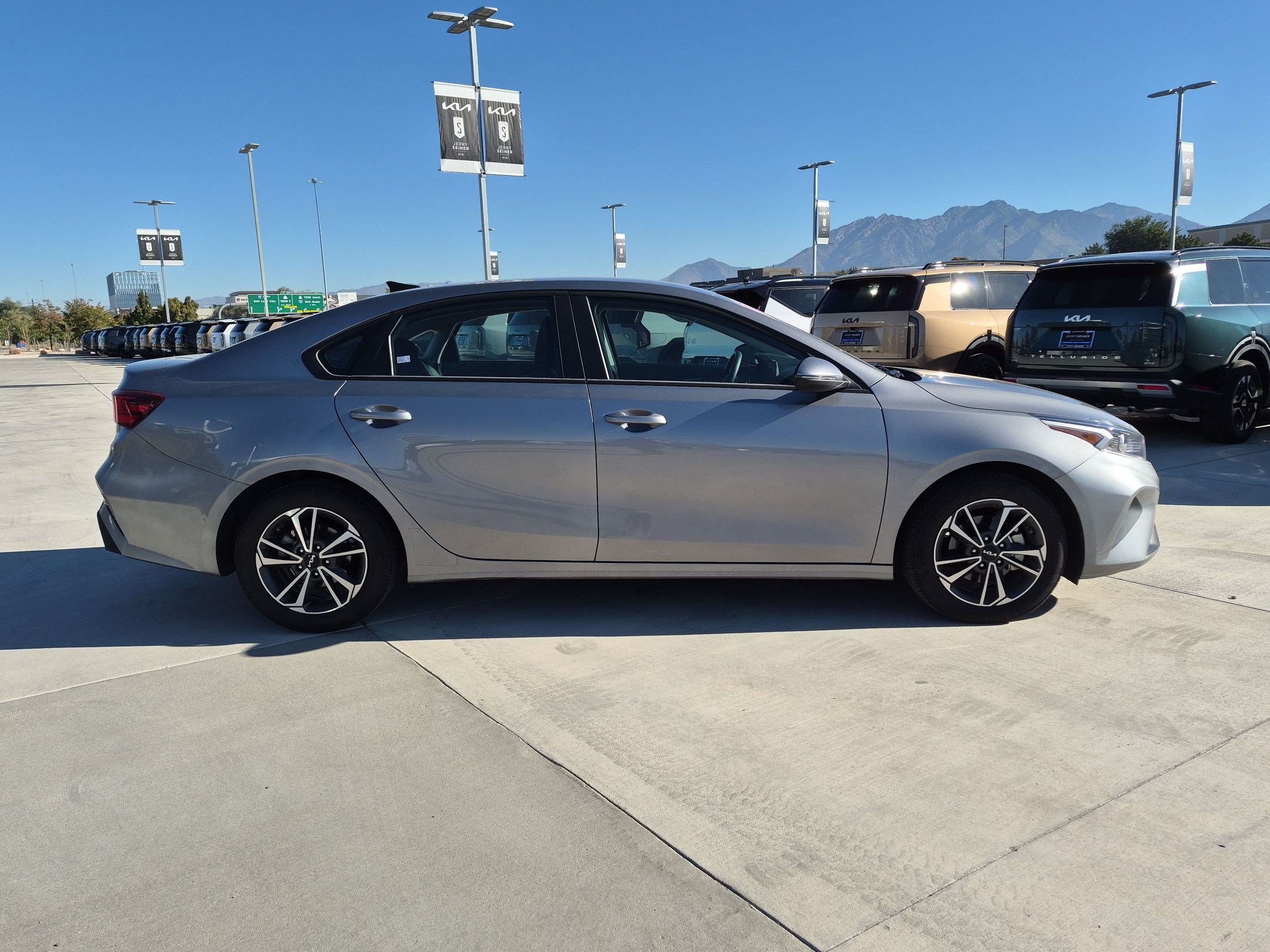 Certified 2024 Kia Forte LXS w/ LXS Technology Package FWD image 6