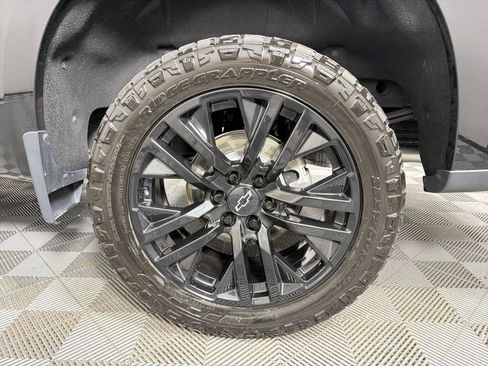 Used 2021 Chevrolet Silverado 1500 High Country w/ Technology Package AWD/4WD image 17