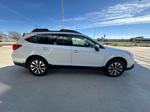 Used 2017 Subaru Outback 2.5i Limited image 6