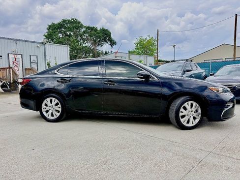 Used 2015 Lexus ES 350 w/ Premium Package FWD image 5