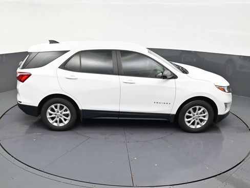 Used 2020 Chevrolet Equinox LS FWD image 18
