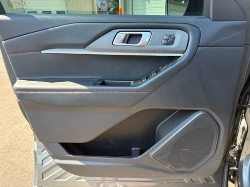 Used 2025 Ford Explorer ST-Line w/ Premium Package RWD image 9
