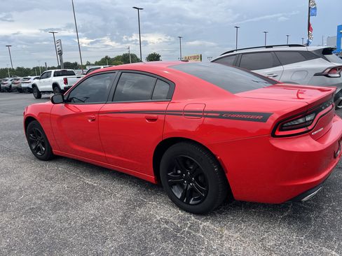 Used 2022 Dodge Charger SXT RWD image 4