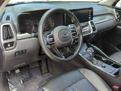 Used 2021 Kia Sorento S FWD image 9