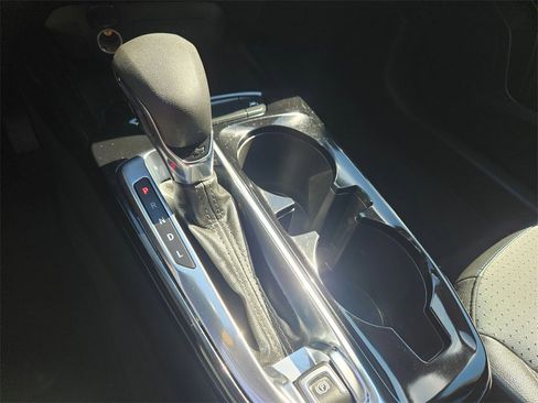 Used 2025 Chevrolet Trax LT w/ LT Convenience Package image 26