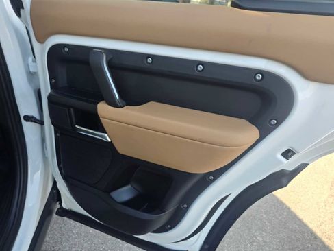 New 2026 Land Rover Defender 110 X-Dynamic SE image 13