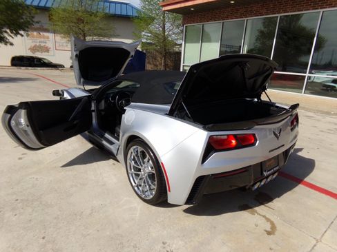 Used 2019 Chevrolet Corvette Grand Sport w/ Carbon Flash Badge Package image 16