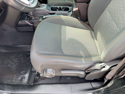 Used 2022 Jeep Gladiator Mojave w/ Cold Weather Group image 13