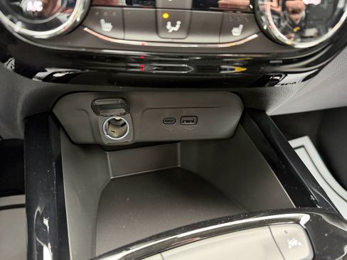 New 2026 Chevrolet Trax LT image 9