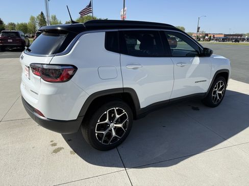 Used 2024 Jeep Compass Limited AWD/4WD image 8