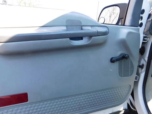 Used 2004 Ford F250 XL image 9