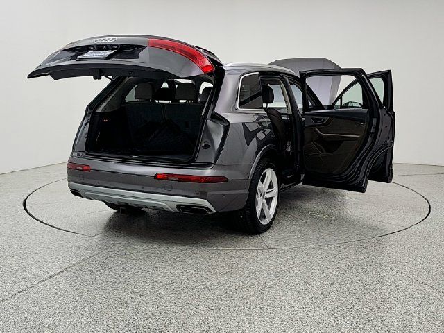 Used 2019 Audi Q7 3.0T Prestige w/ Prestige Package AWD/4WD image 11