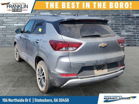 Used 2025 Chevrolet TrailBlazer LT FWD image 3