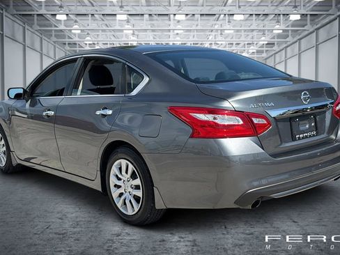 Used 2017 Nissan Altima 2.5 S w/ Power Driver Seat Package FWD image 3