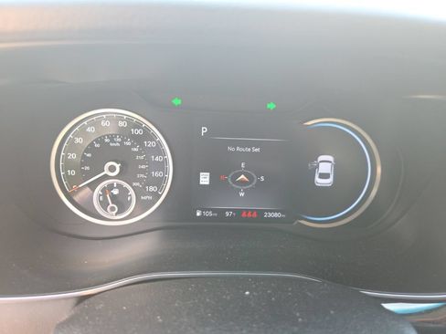 Used 2025 Genesis G70 2.5T RWD image 2