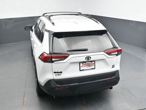 Used 2021 Toyota RAV4 LE image 30