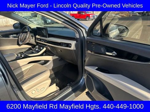 Used 2023 Lincoln Nautilus Reserve w/ Monochromatic Package image 10