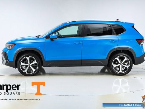 Used 2025 Volkswagen Taos SEL image 2