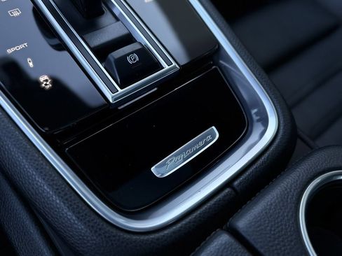 Used 2019 Porsche Panamera image 29