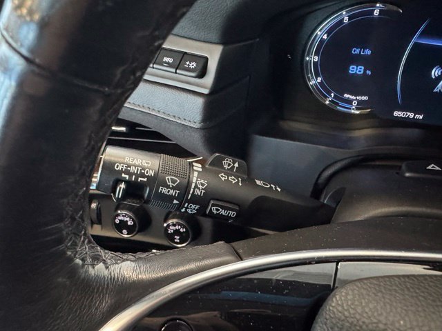 Used 2019 Cadillac Escalade Premium Luxury AWD/4WD image 31