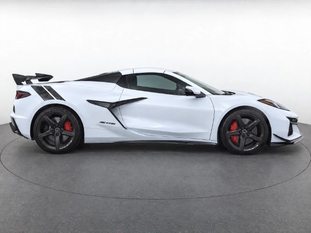 Used 2024 Chevrolet Corvette Z06 w/ Z07 Performance Package RWD image 11