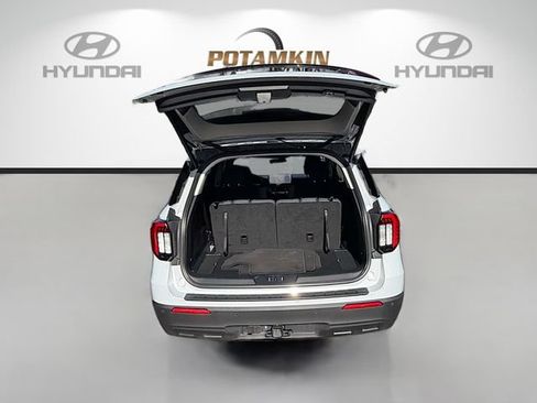 Used 2025 Ford Explorer Active RWD image 25