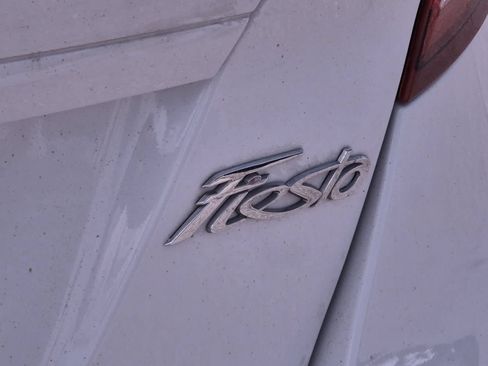 Used 2013 Ford Fiesta SE FWD image 13