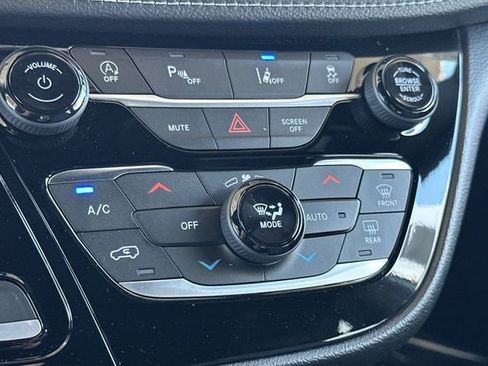 New 2027 Chrysler Pacifica Select FWD image 20