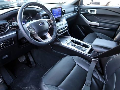 Certified 2024 Ford Explorer XLT w/ Equipment Group 202A image 3