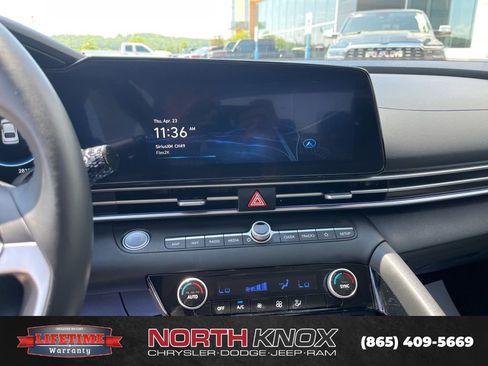 Used 2025 Hyundai Elantra SEL FWD image 9