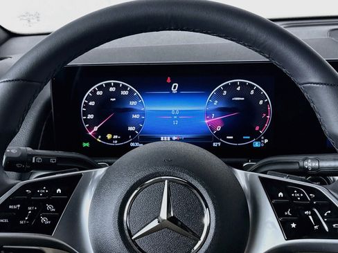 New 2026 Mercedes-Benz GLB 250 image 18