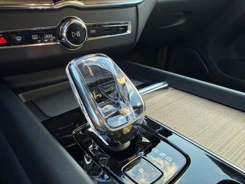 New 2026 Volvo XC60 B5 Plus w/ Protection Package Premier image 20