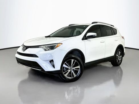 Used 2017 Toyota RAV4 XLE FWD image 3