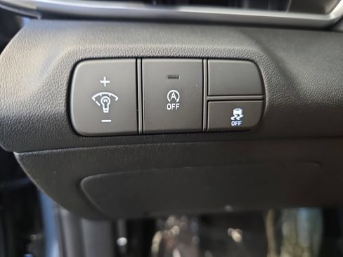 Used 2026 Hyundai Elantra SE FWD image 24