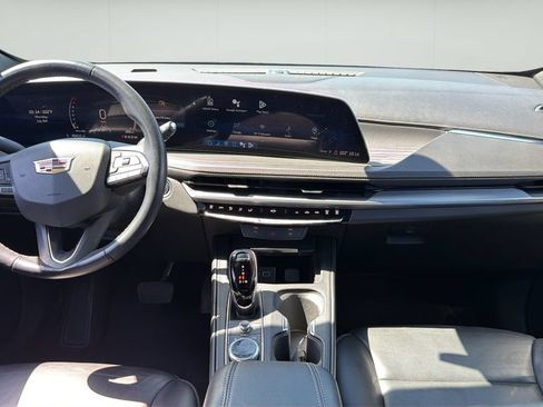 Used 2024 Cadillac XT4 Premium Luxury FWD image 14