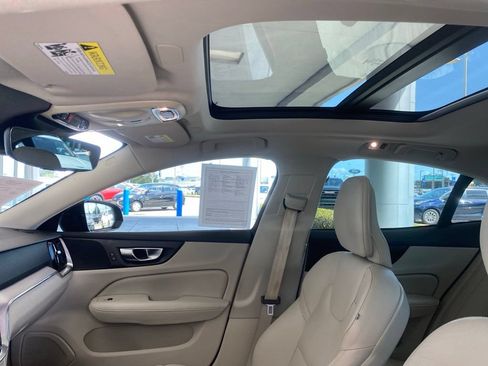 Used 2020 Volvo S60 T5 Momentum FWD image 28