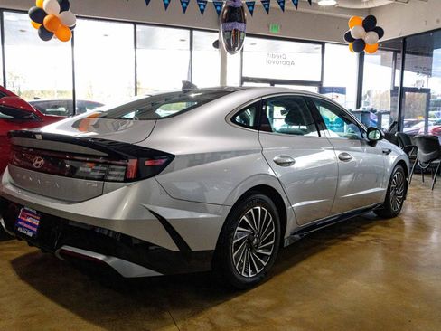 Used 2024 Hyundai Sonata SEL FWD image 5
