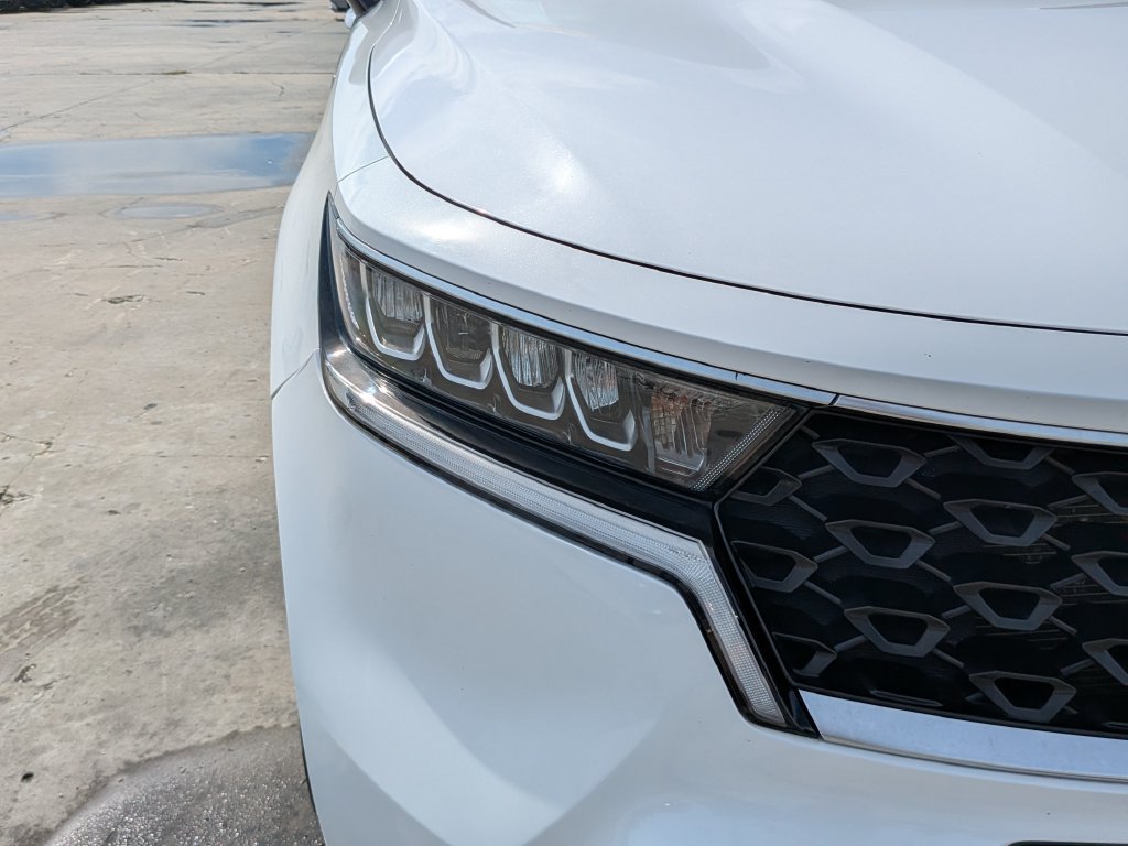 Certified 2023 Kia Sorento LX FWD image 10